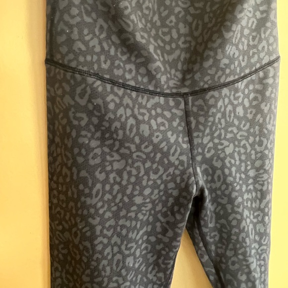 AE Offline Leopard High Waisted Leggings - Picture 4 of 12